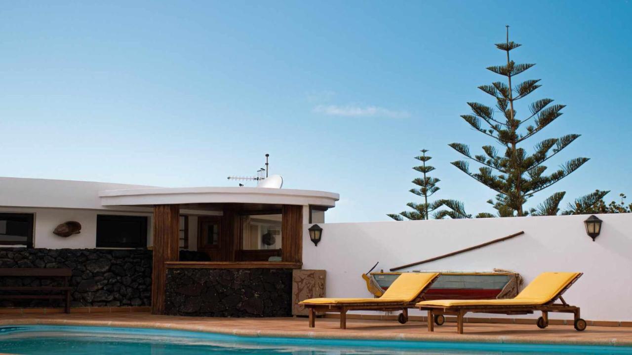 Bungalow Allende Famara Con Piscina Privada Y Ac Exterior photo